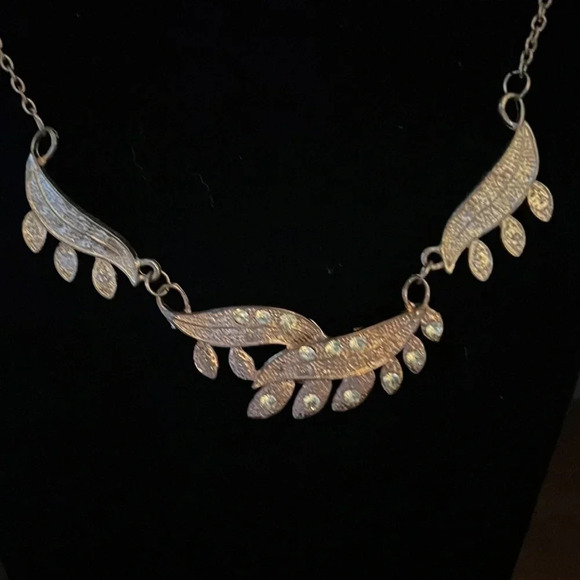 Vintage Gold Tone Leaf Bib Necklace Rhinestone 24” Statement Holiday Jewelry - Picture 4 of 7